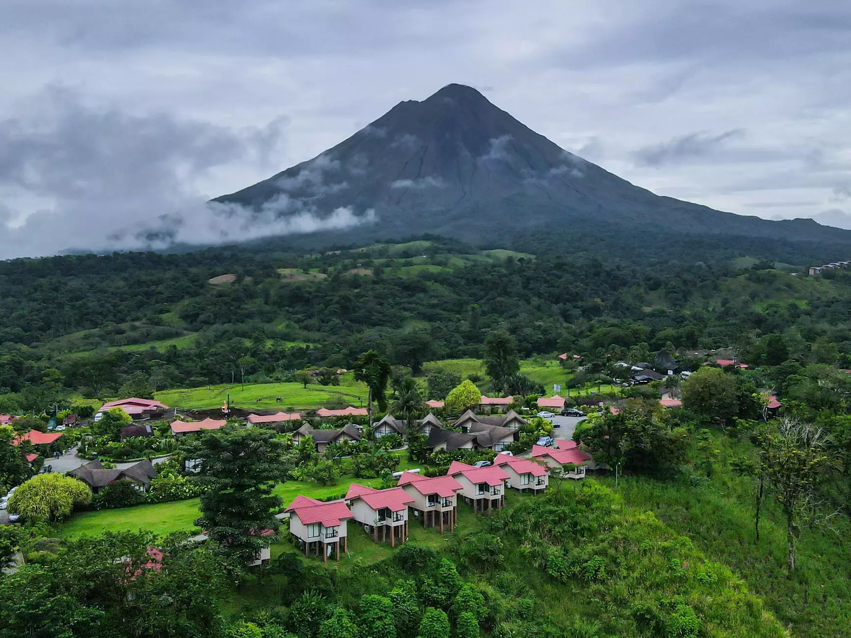 Hike Arenal Volcano National Park