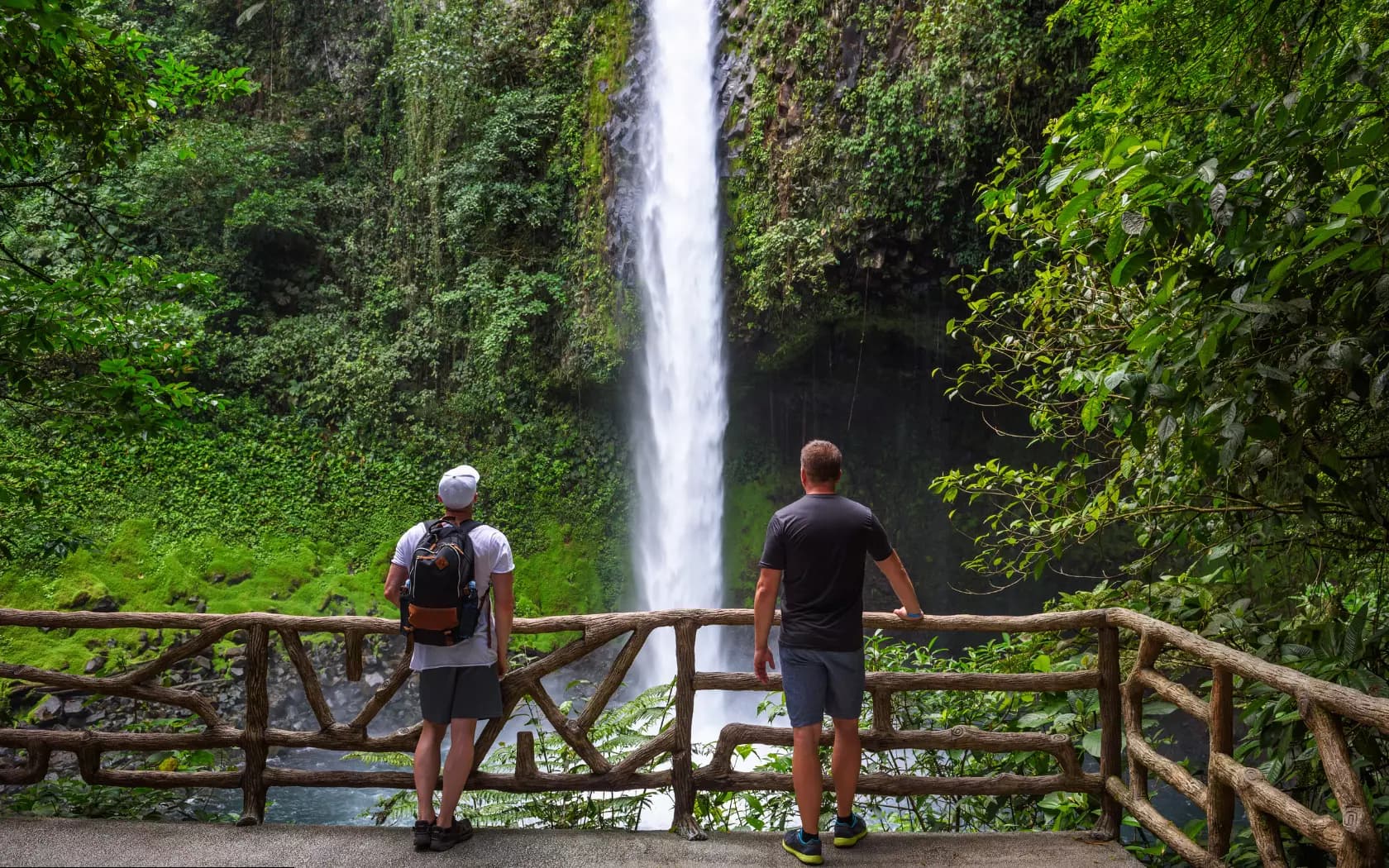 La Fortuna Waterfall seen from the viewing platform