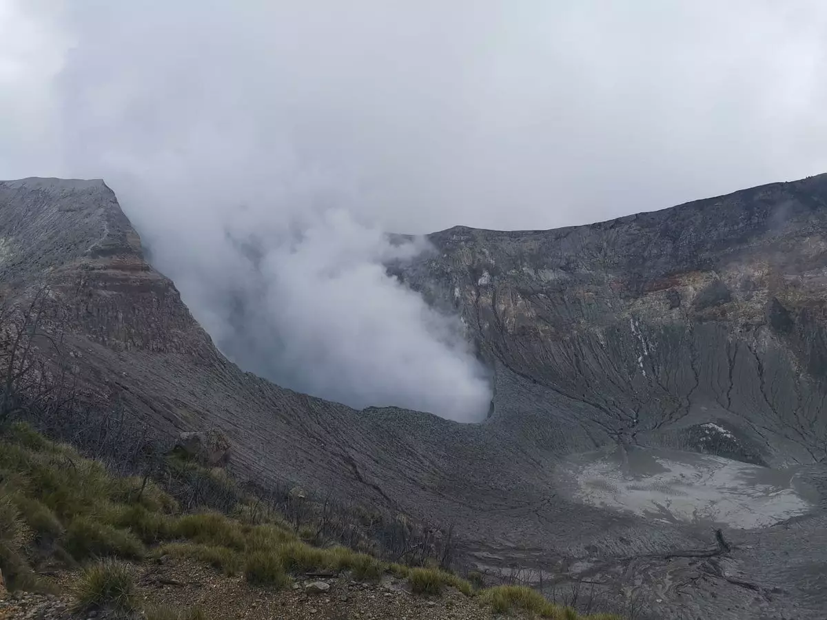 Hike to Turrialba Volcano